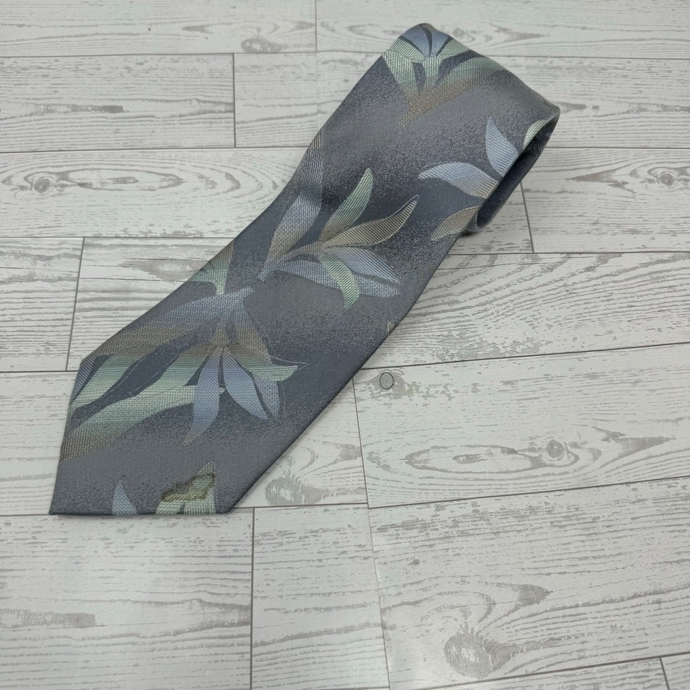 J. Garcia Desert Island Collection Thirty Seven Men's Necktie Gray‎ Leaf Pattern